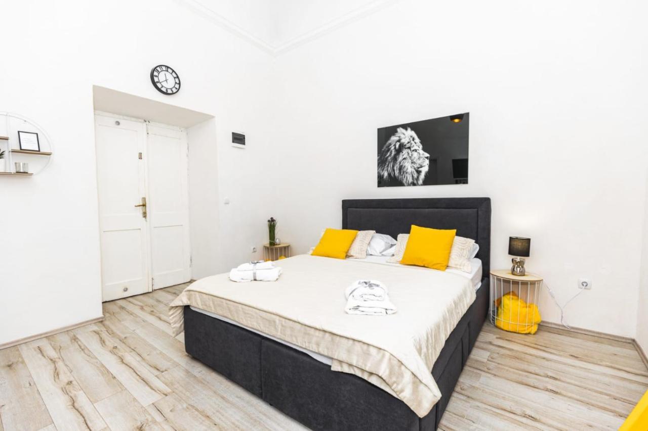 Heart Of Old Town Apartman *